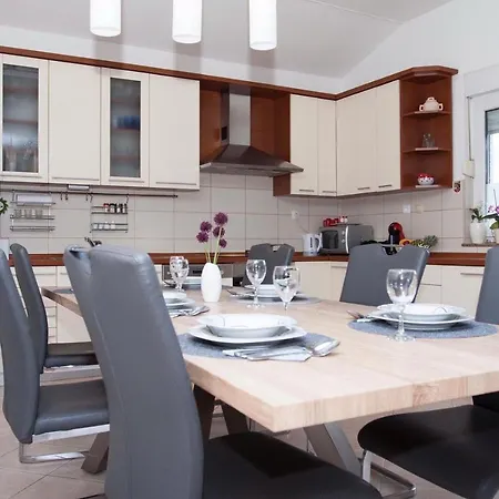 Marta Apartamento Zadar